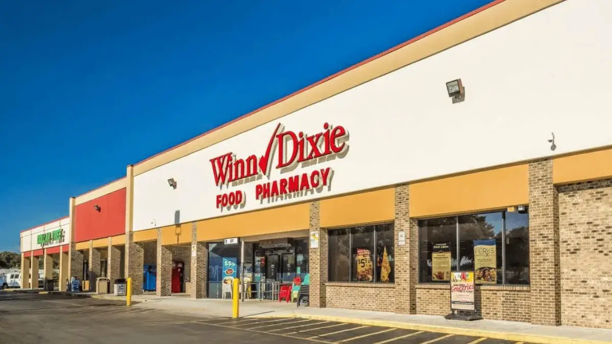 9501-9555 E Fowler Ave